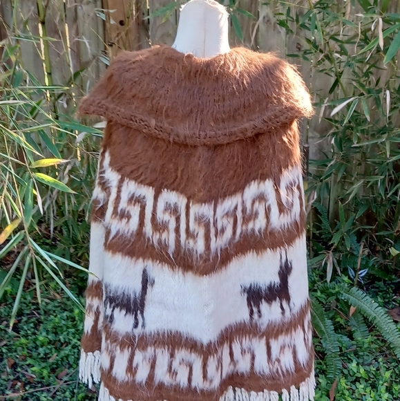 Mohair Cape/Poncho - Picture 3 of 4
